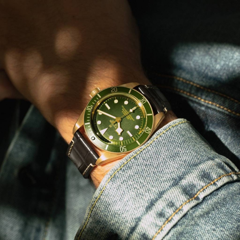 TUDOR_BLACK-BAY-FIFTY-EIGHT18K_3.thumb.jpg.691ed75d255784ebe7b074332782dab1.jpg